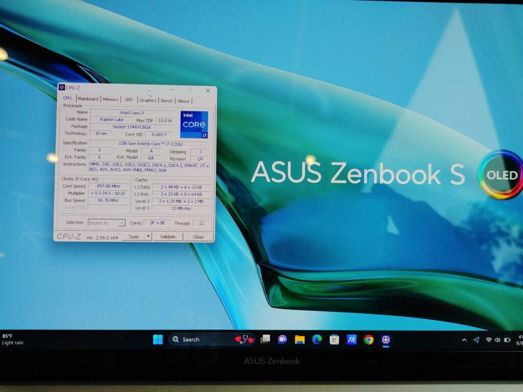 performa ASUS Zenbook S 13 OLED (UX5304)