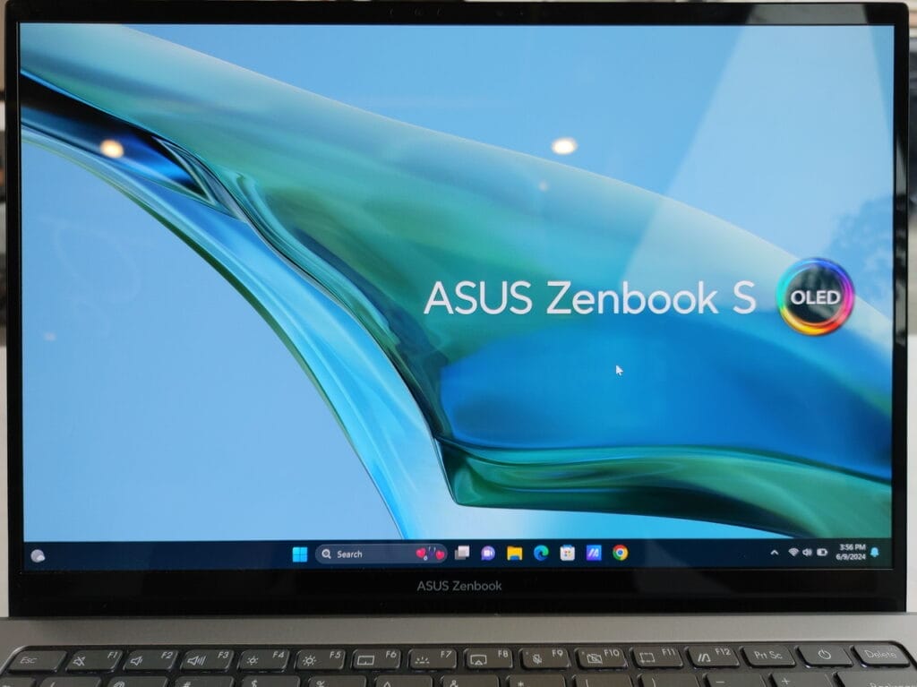 layar Zenbook S 13 OLED (UX5304)
